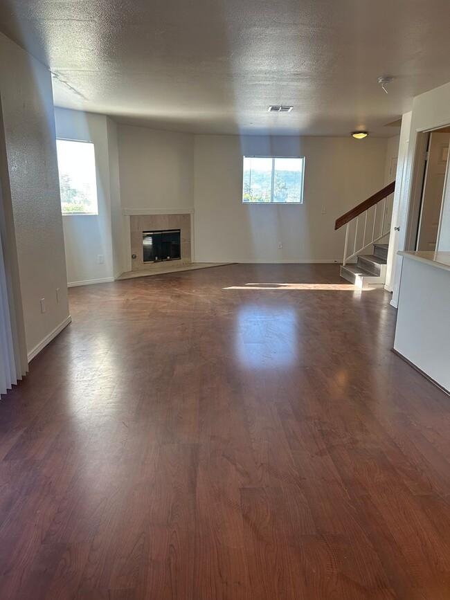 Building Photo - Spacious Double Master Suites Condo for Rent in Quiet Neighborhood in City of La Puente