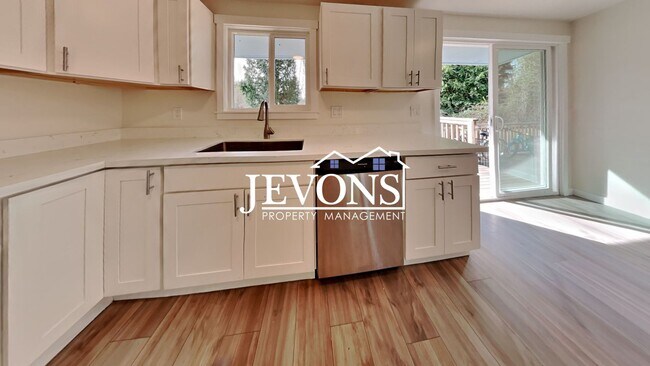 Building Photo - 19019 SE 164Th St Renton, WA 98058