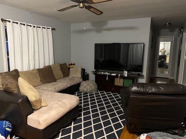 Building Photo - 3 Bd in Meadowbrook Subdivision