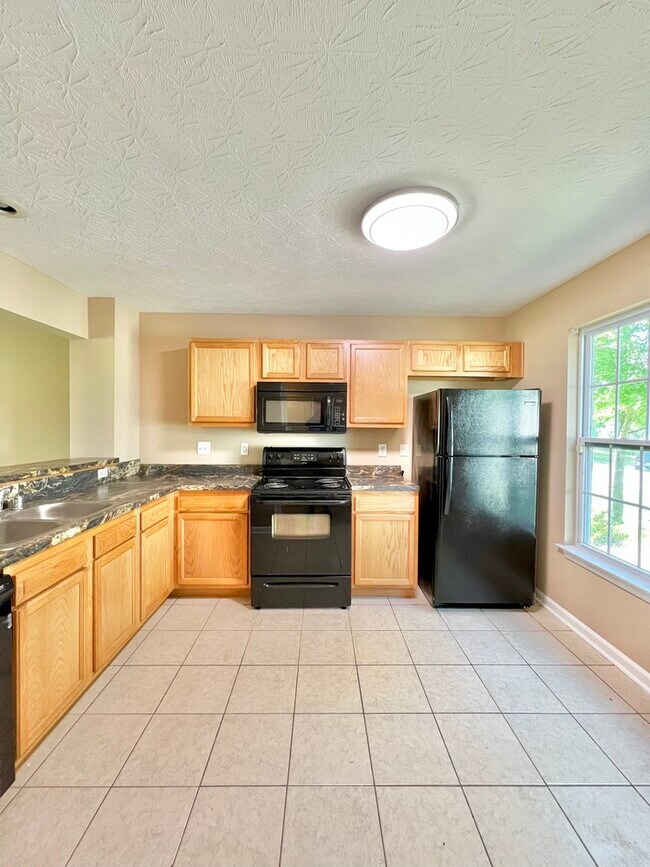 Building Photo - 104 Grinder Ct