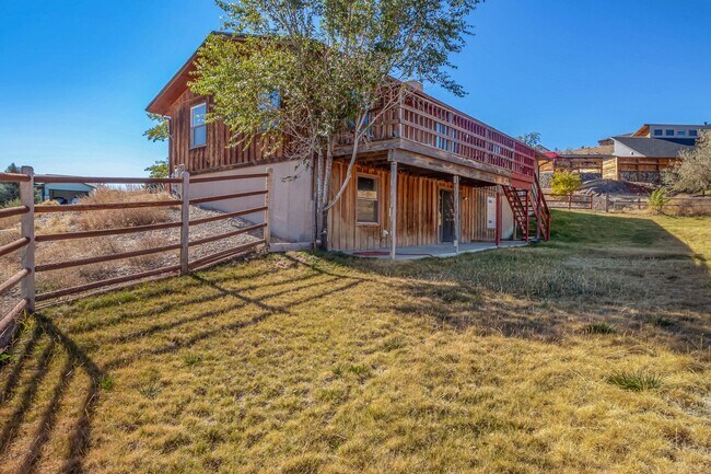 Building Photo - Charming 3-Bedroom Family Home in Orchard Mesa with Incredible Views!!!