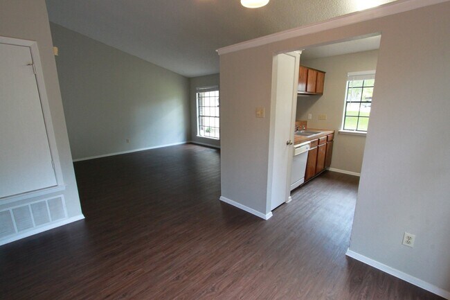 Building Photo - 11603 Poplar Cove