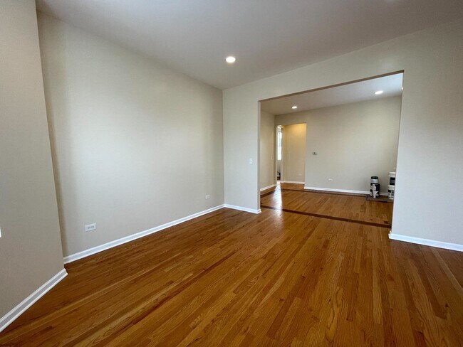 Building Photo - 2809 W Wabansia Ave