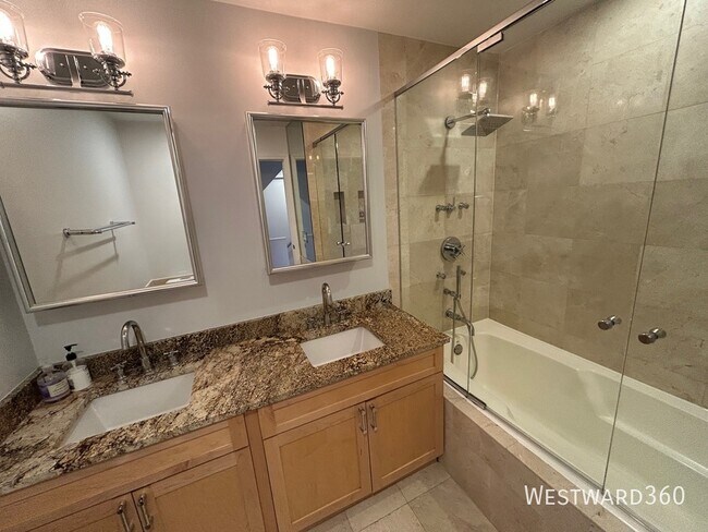 Building Photo - 1801 W Winnemac Ave