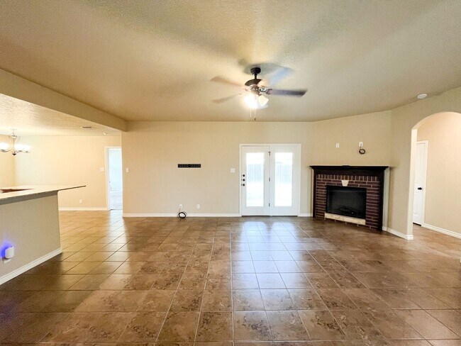 Building Photo - Available 7/11/2025 Beautiful 1 story, 5 b...
