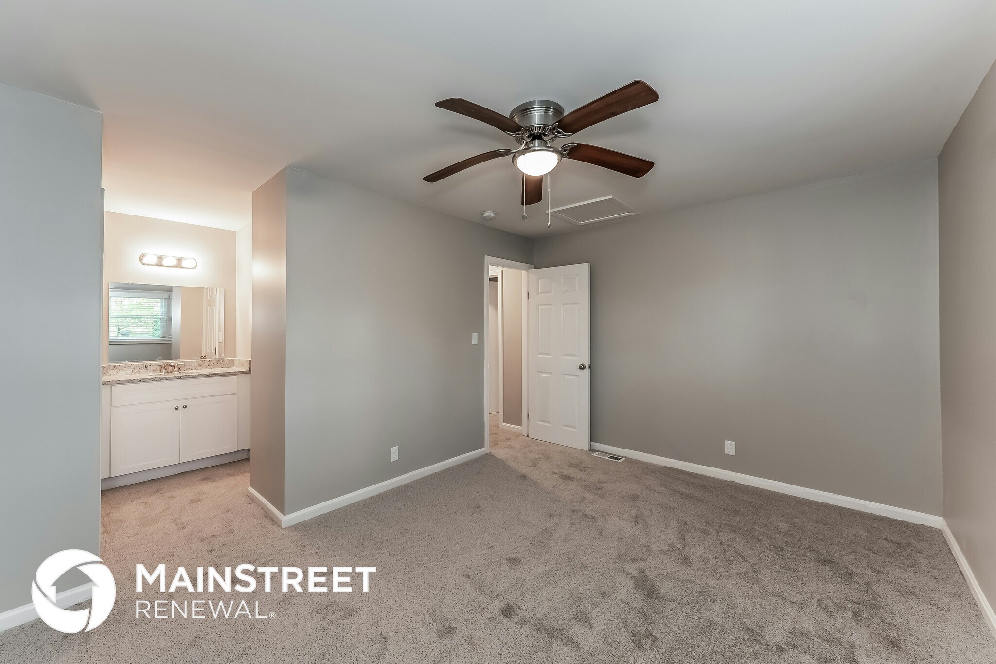 Building Photo - 1717 Bobolink Ln NE