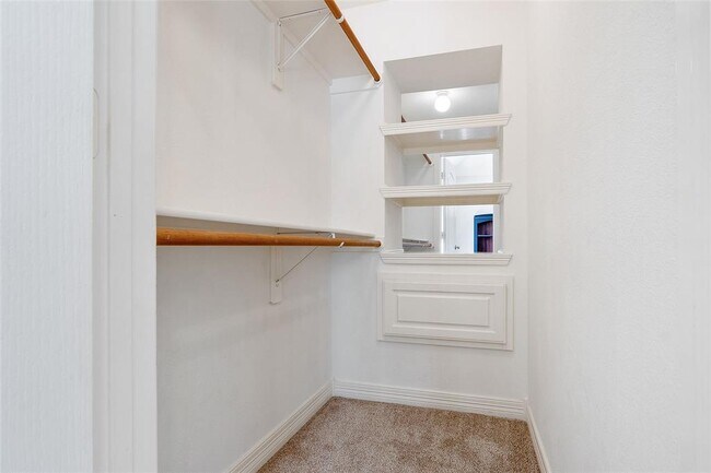 Building Photo - 5534 Chesapeake Pl