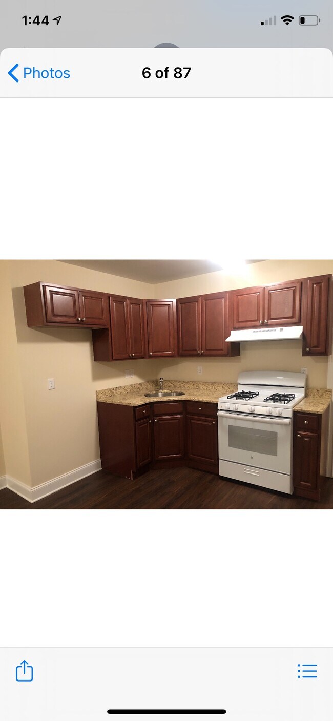 Building Photo - 102 Berkshire Ln