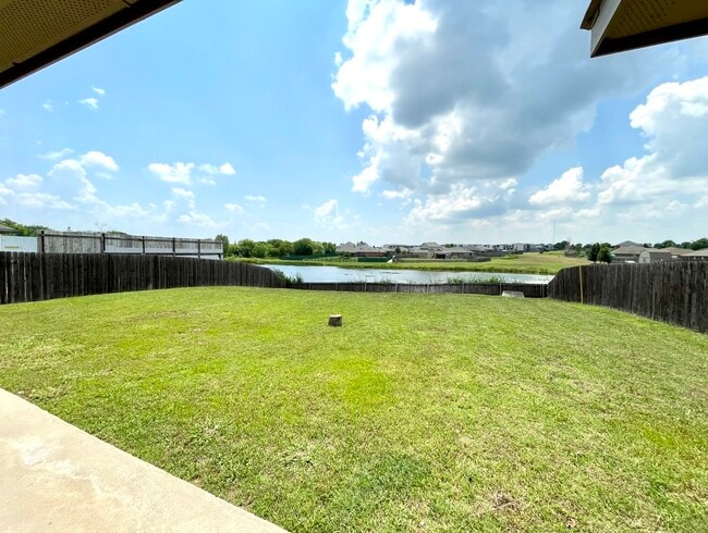 Building Photo - 4820 Lakeshore Dr