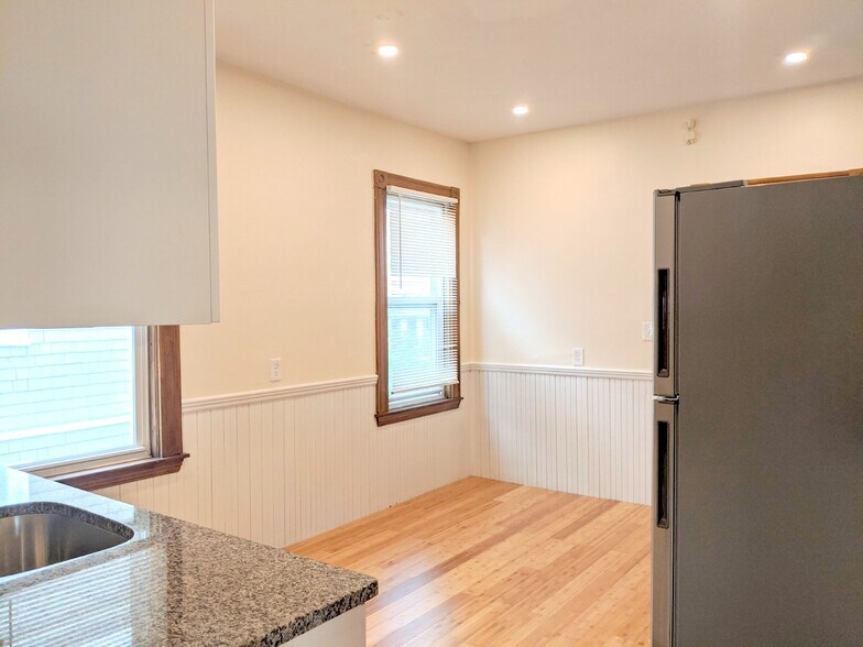 Building Photo - 9 Belknap St