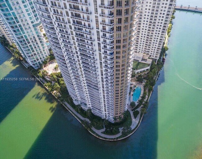 Building Photo - 901 Brickell Key Blvd