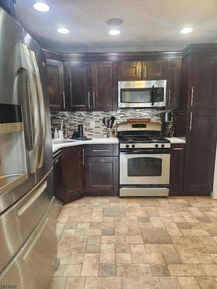 Building Photo - 330 Penns Way