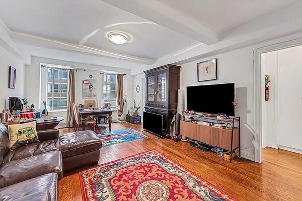 Building Photo - 333 W 56th St