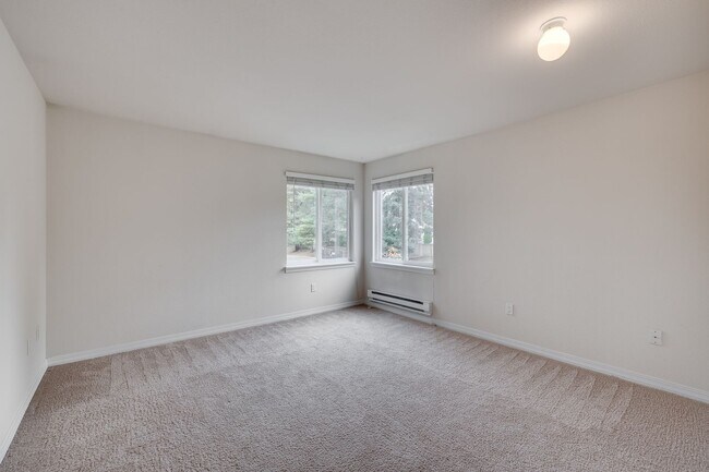 Building Photo - 2 bed, 2 Bath in Bothell! Utilities Included!