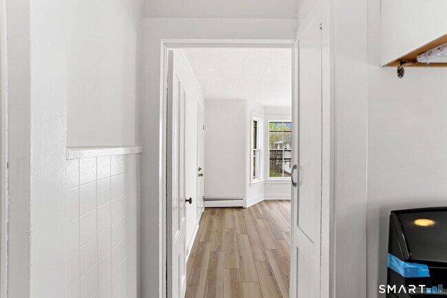 Building Photo - 63 Reynolds St