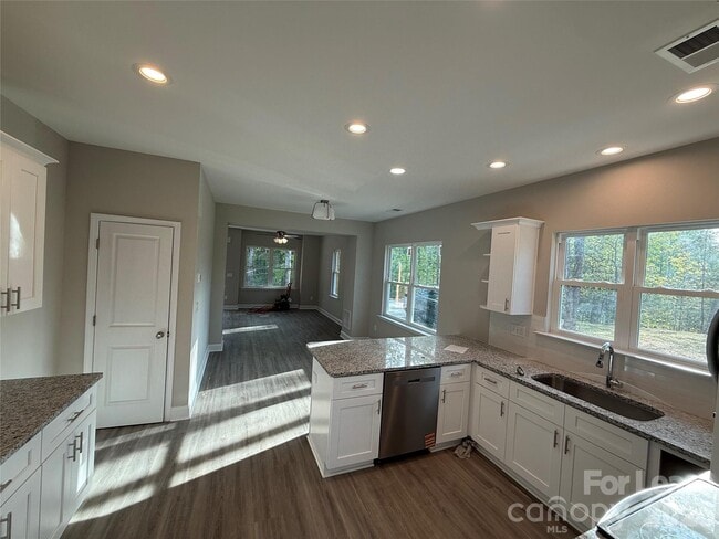 Building Photo - 5536-5538 Wrenn Dr