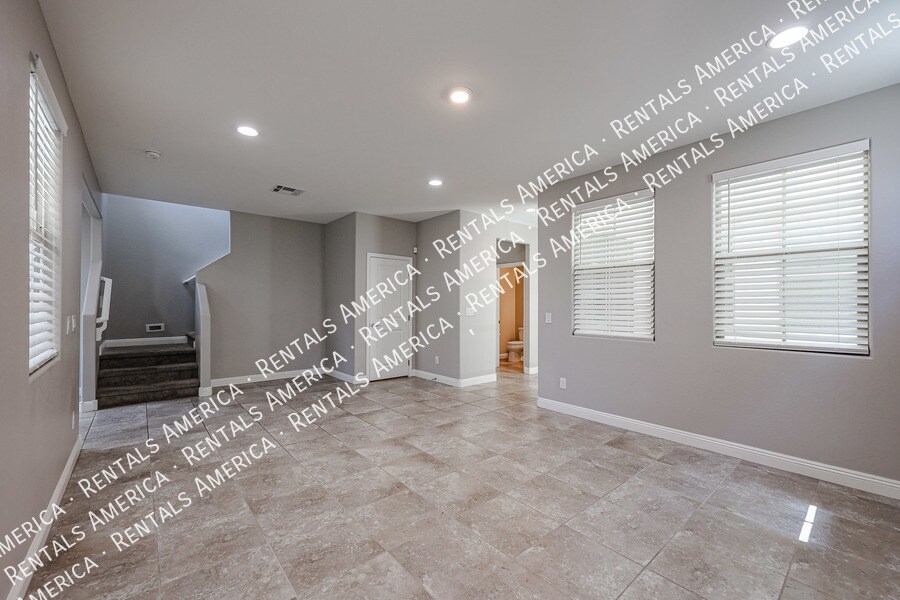 Building Photo - 263 N 69th Pl