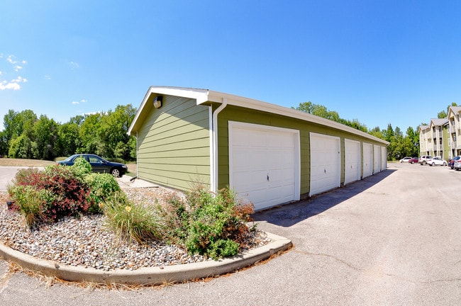 Building Photo - Shady Creek