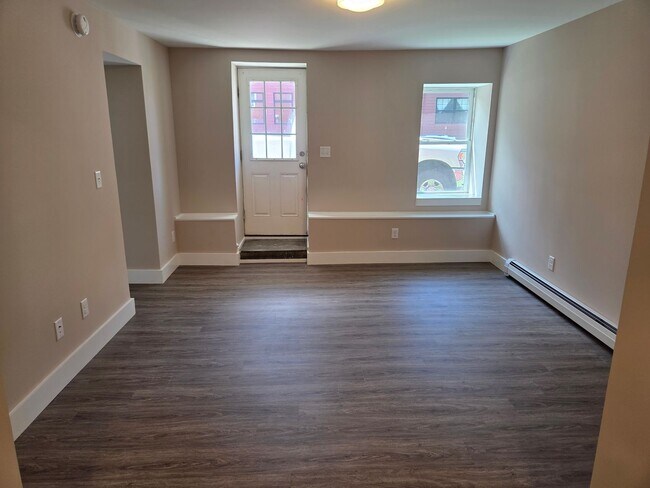 Building Photo - 61 Malletts Bay Ave