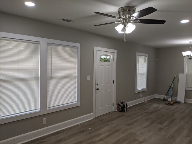 Building Photo - 2861 Forrest Hills Dr SW