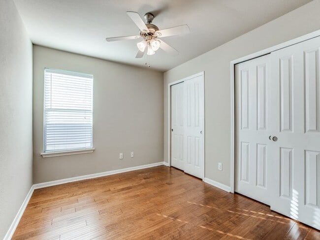 Building Photo - 1002 Magnolia Field