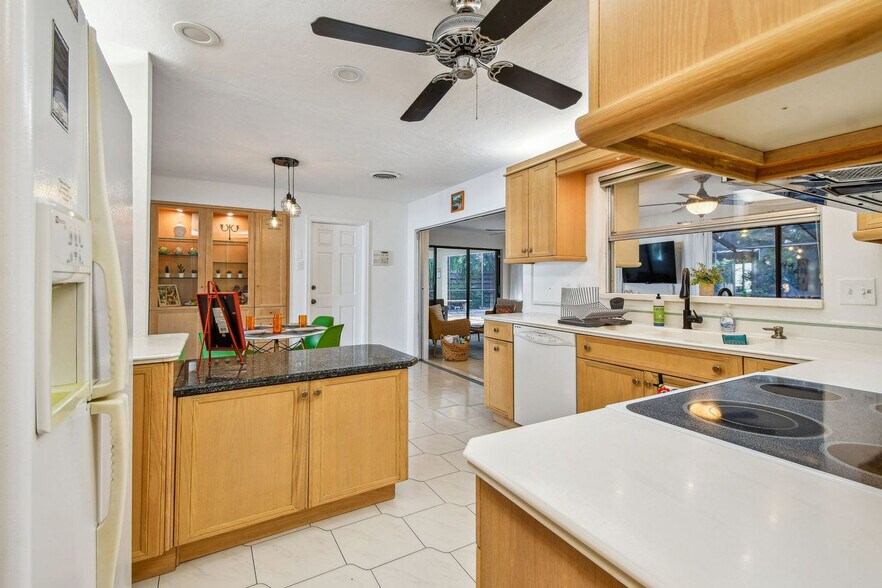 Building Photo - 3415 Fair Oaks Pl