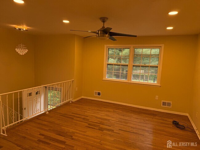 Building Photo - 5 Pelmont Pl