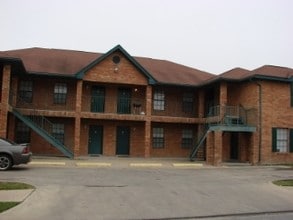 Building Photo - Green Square Apts