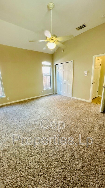Building Photo - 6362 Parkland Oaks Dr