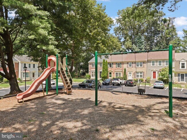 Building Photo - 5513 Ridgeton Hill Ct