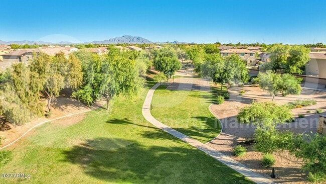 Building Photo - 1522 E Hummingbird Way