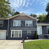 Building Photo - BEAUTIFUL REMODELED HOME