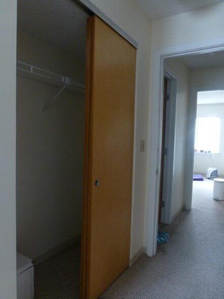 Building Photo - 154 N Beacon St