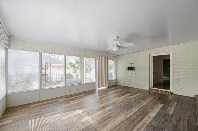 Building Photo - 254 Berkley Ct