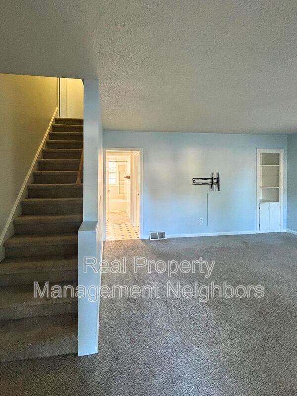 Building Photo - 3466 McCracken St