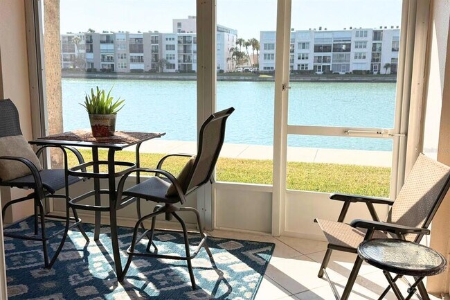 Building Photo - 7560 Bay Island Dr S