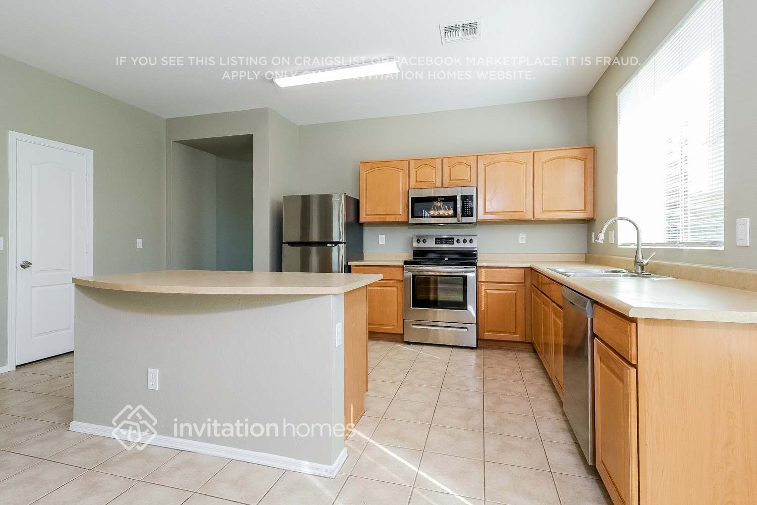 Building Photo - 7004 S 30th Ln