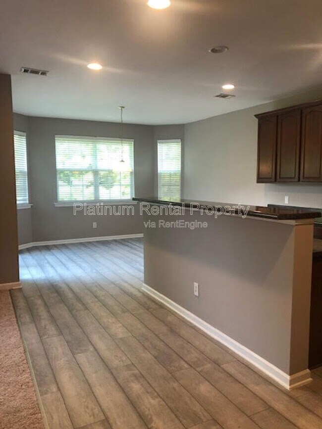 Building Photo - 6205 Park Leaf Walk