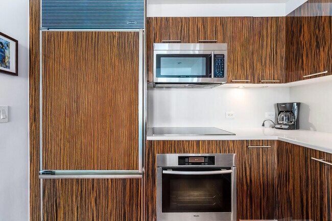 Building Photo - 6899 Collins Ave