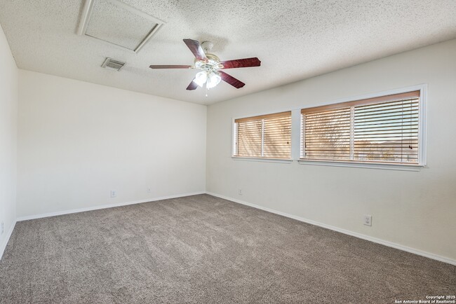 Building Photo - 8811 Breezefield