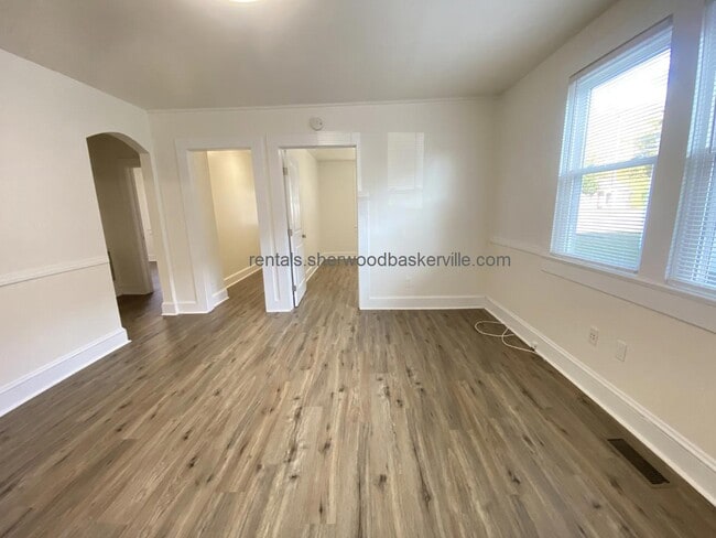 Building Photo - 504 E Atlantic St