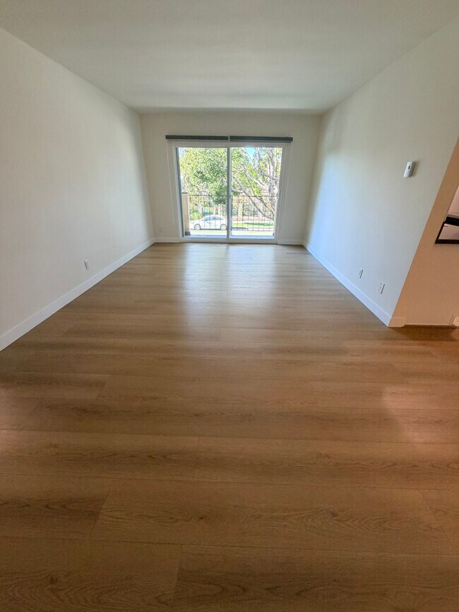 Living Room - 1724 Arizona Ave