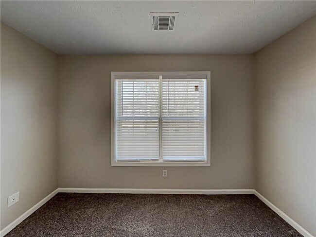 Building Photo - 362 Anita Dr
