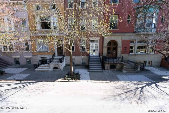 Building Photo - 427 State St