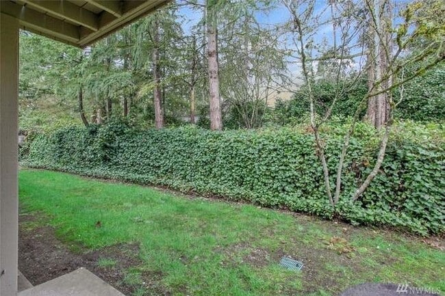 Building Photo - Remodeled ground floor 2 bed!