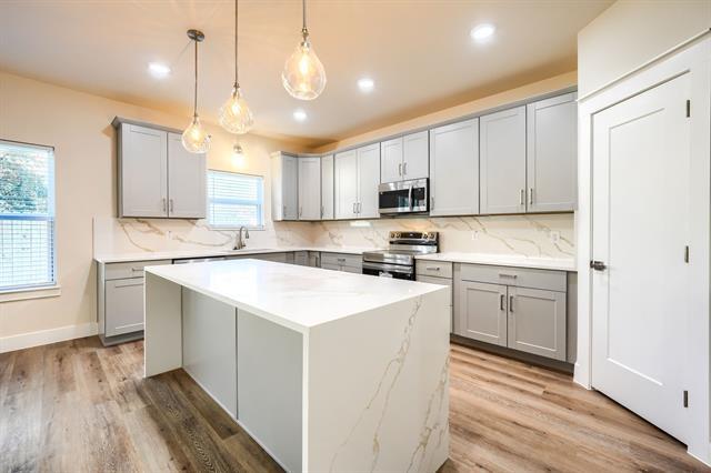 Building Photo - 1115 Bell St