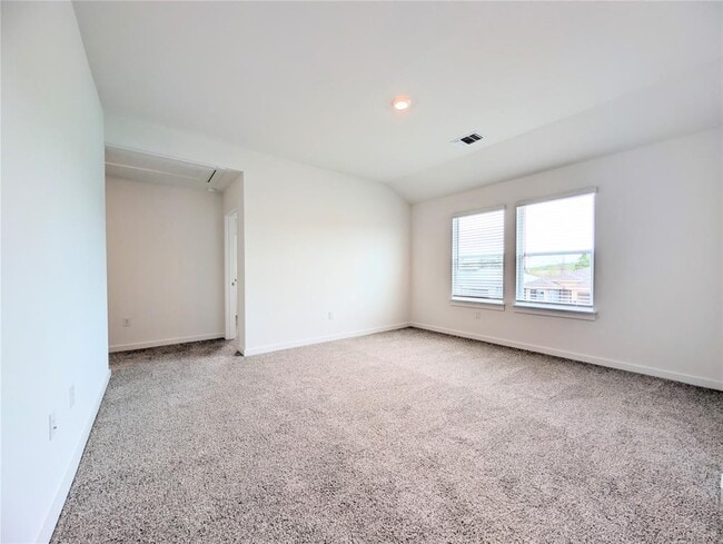 Building Photo - 9400 Oxbow Strap Dr