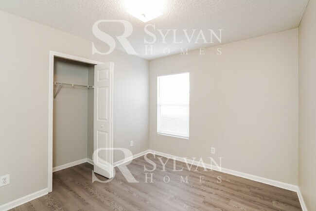 Building Photo - Experience the Lifestyle awaiting you!