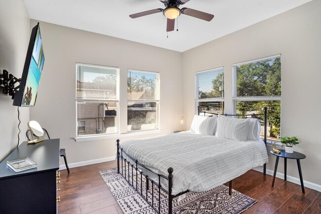 Building Photo - 1516 S Adams St