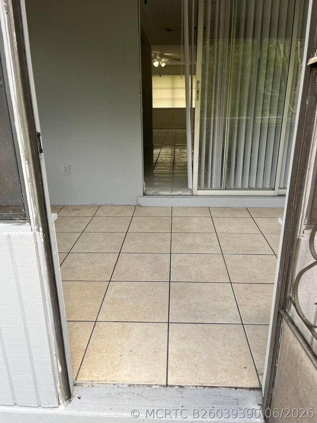 Building Photo - 8956 SE 65th Way